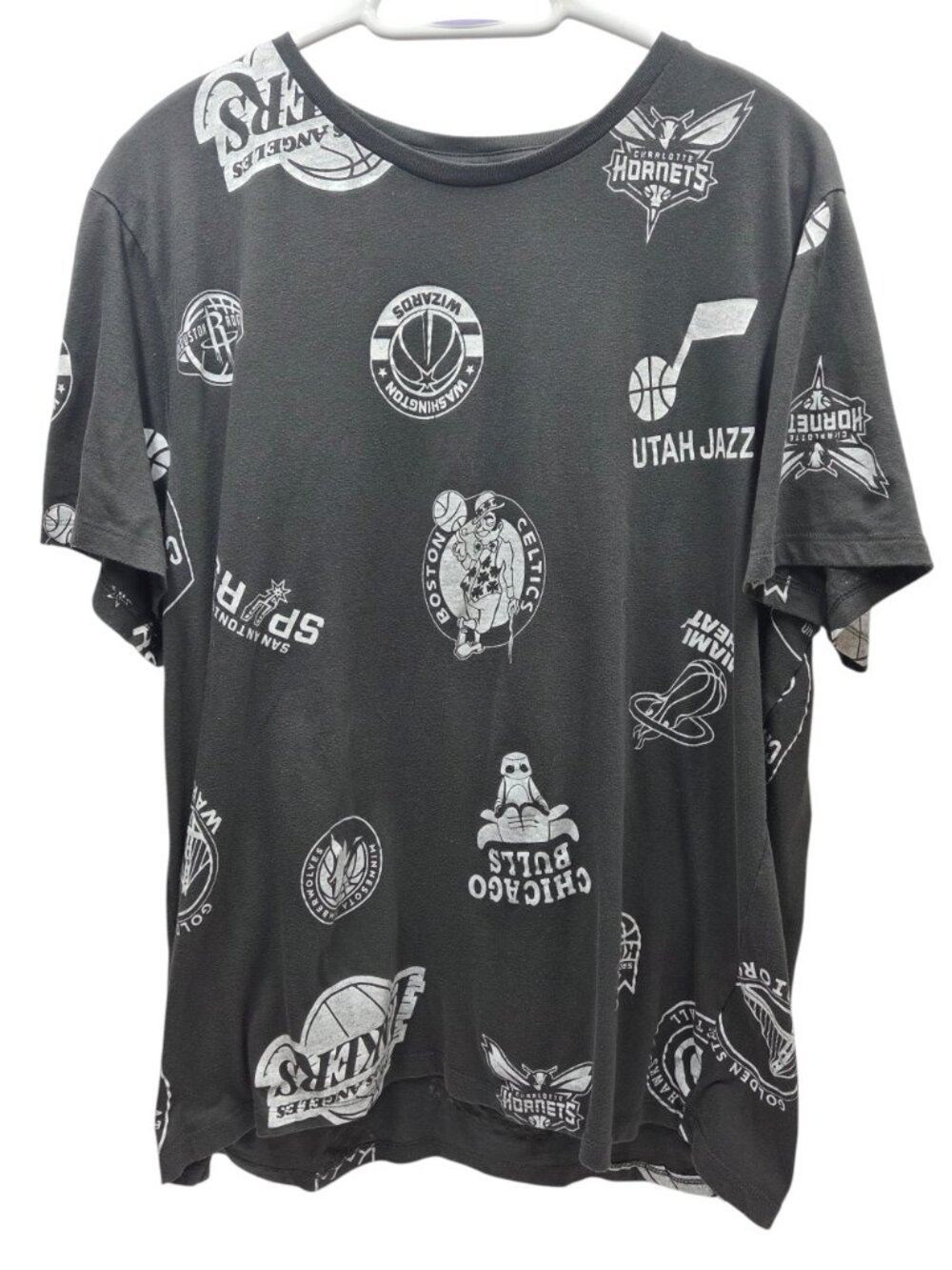NBA Team Logos All Over Men's XXL (XL) Black T-shirt 2023